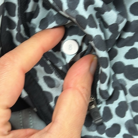 Lululemon Tracker Short III *4-way Stretch Ace Spot Tranquil Blue Black / Black - Picture 5 of 5